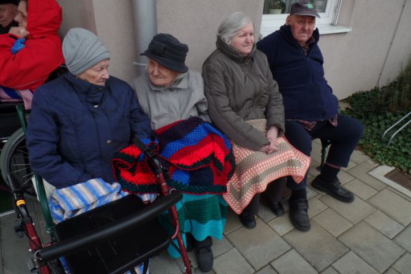 Obisk kurentov Dom upokojencev Sevnica