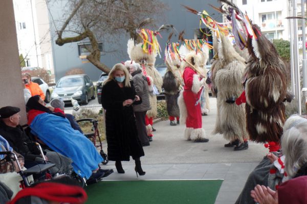 Obisk kurentov Dom upokojencev Sevnica