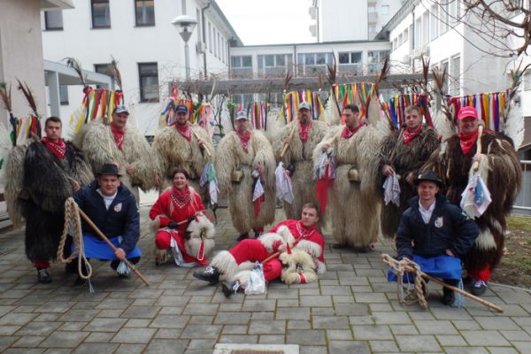 Obisk kurentov Dom upokojencev Sevnica